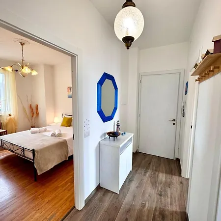 Casa Viola - Near The شقة دومازو